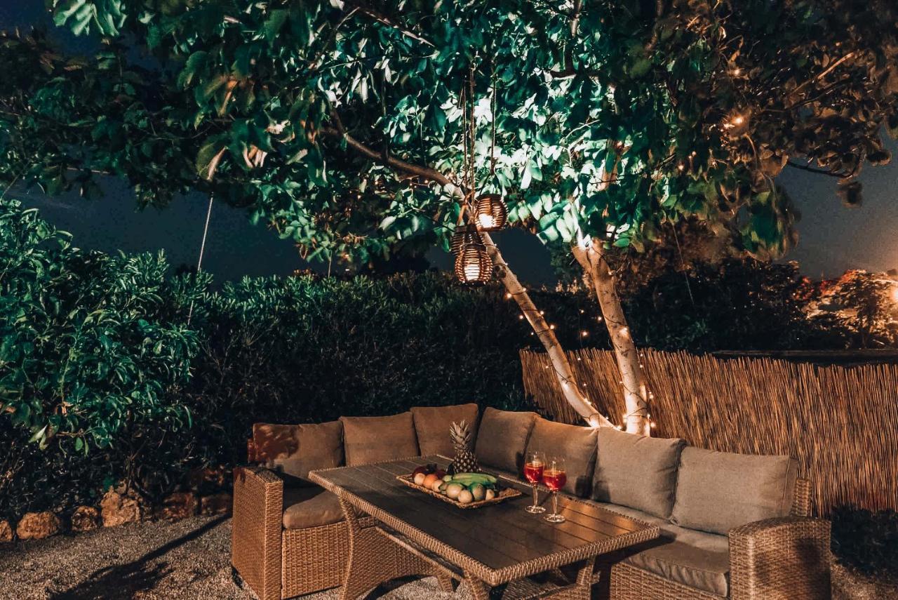 Villa Aspasia With Private Jacuzzi - Oasis Resort 코키노스 피르고스 외부 사진